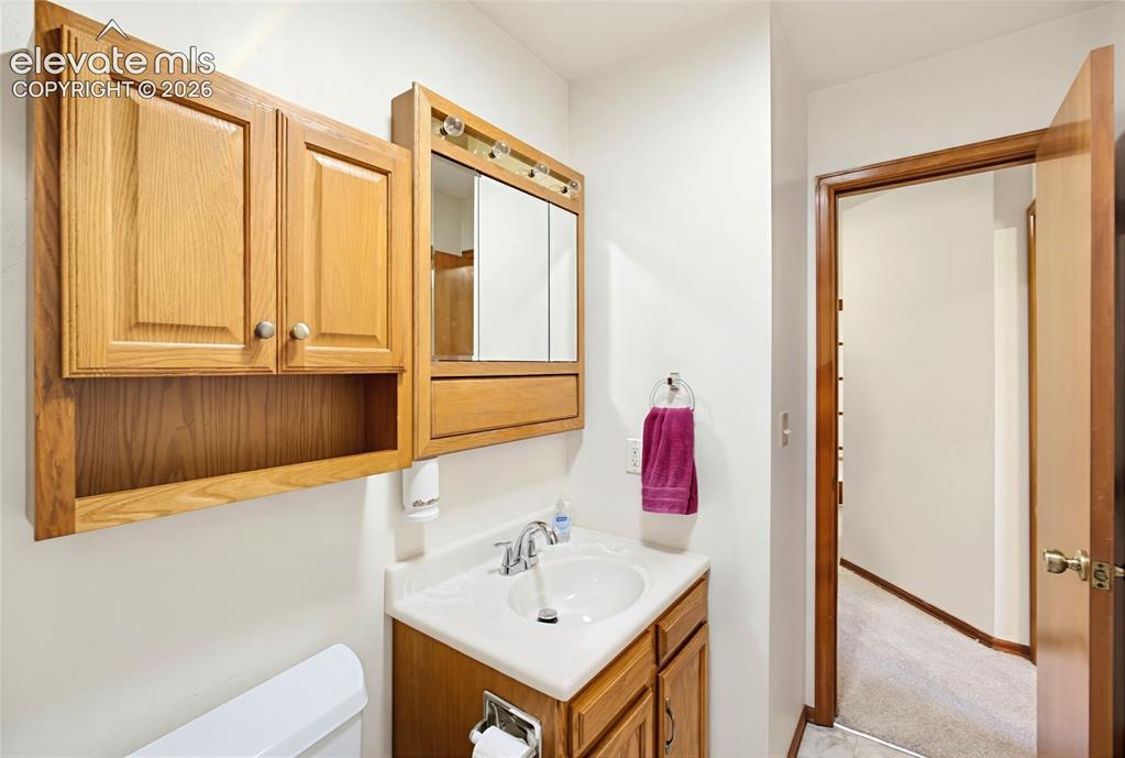 Image 33 of 49: Bathroom