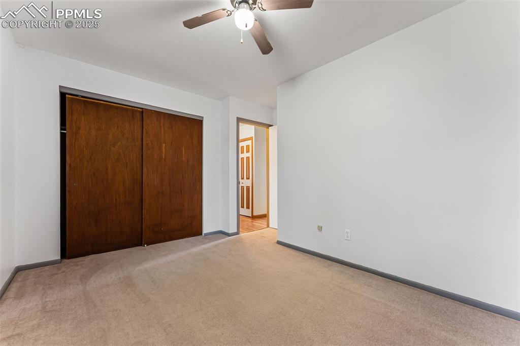 Image 9 of 30: Bedroom