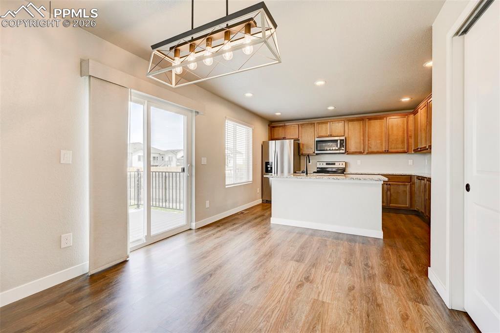 Image 13 of 39: Kitchen