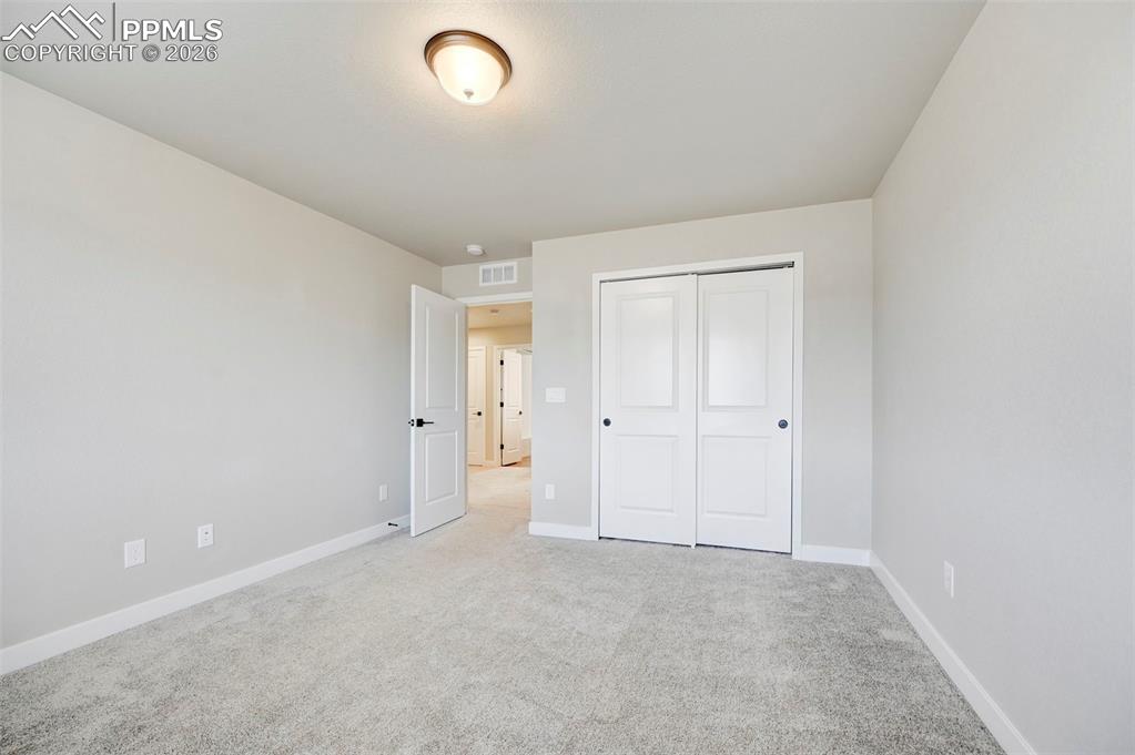 Image 34 of 39: Bedroom