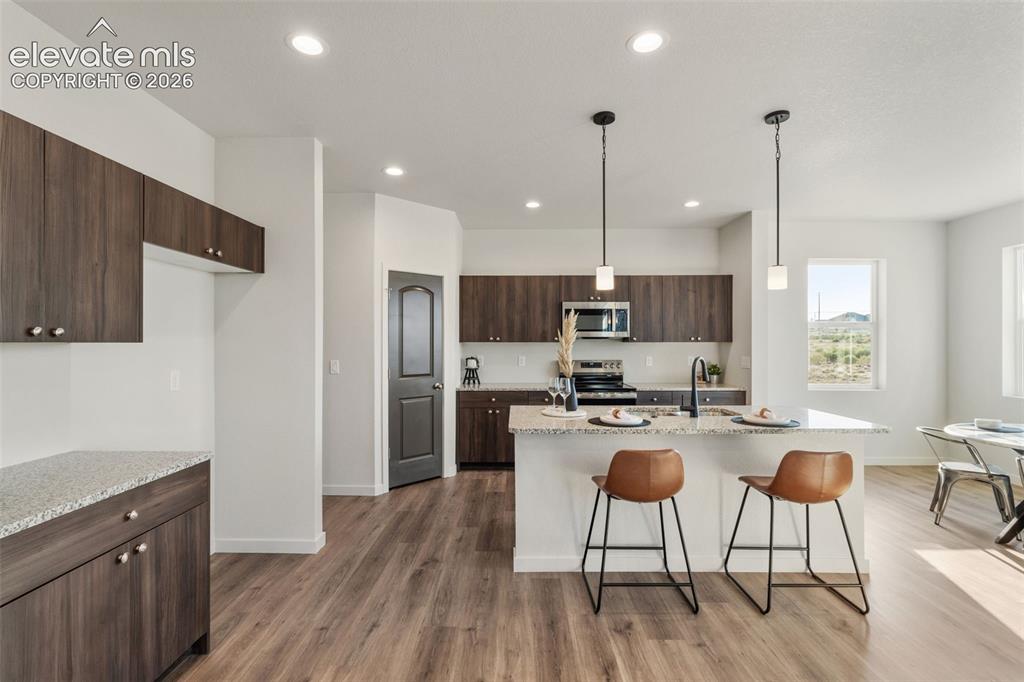 Image 14 of 41: Kitchen