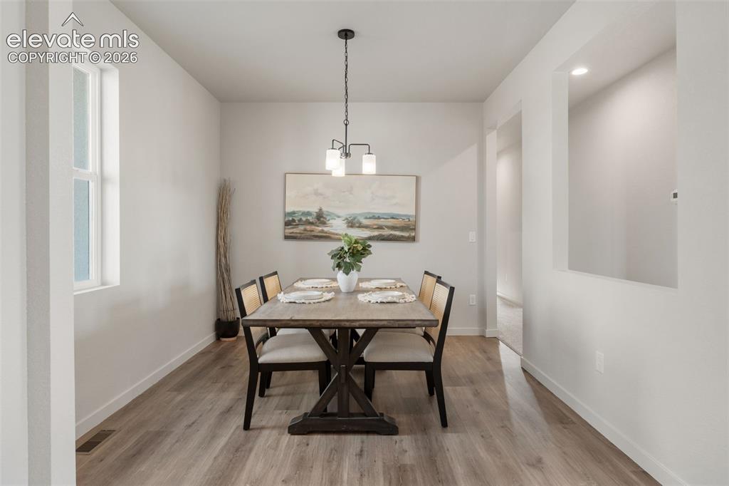 Image 5 of 41: Dining Area