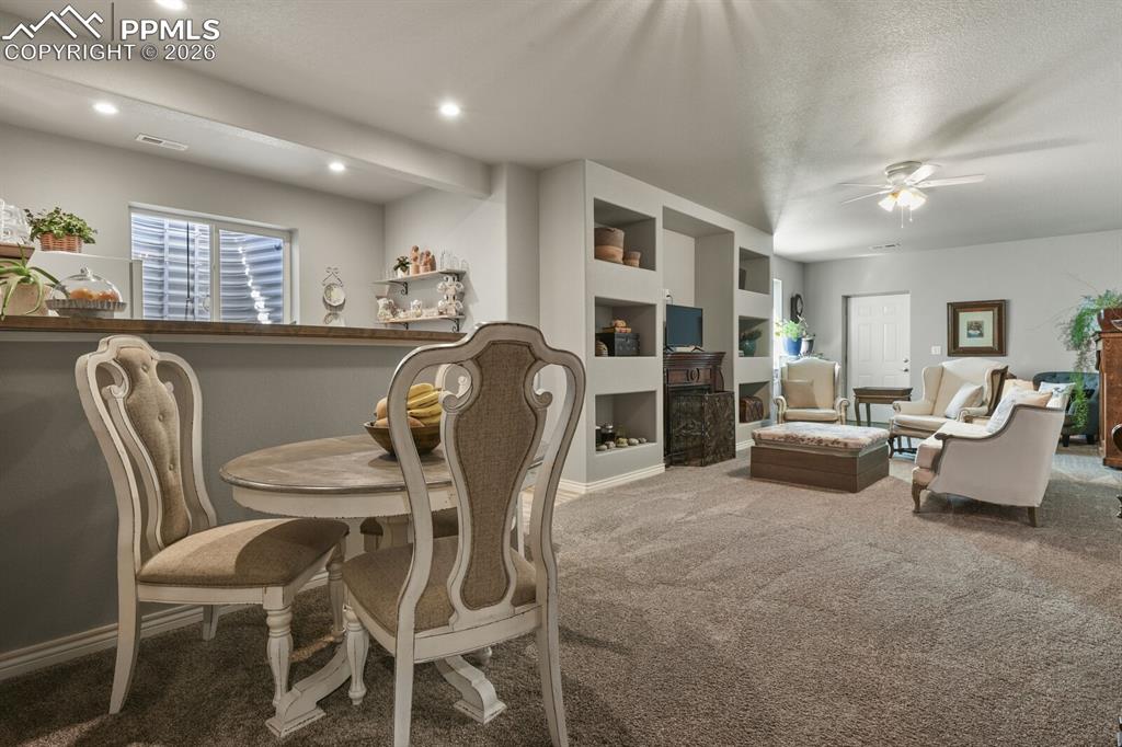 Image 28 of 50: Basement suite