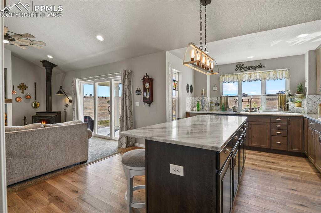 Image 9 of 50: Kitchen