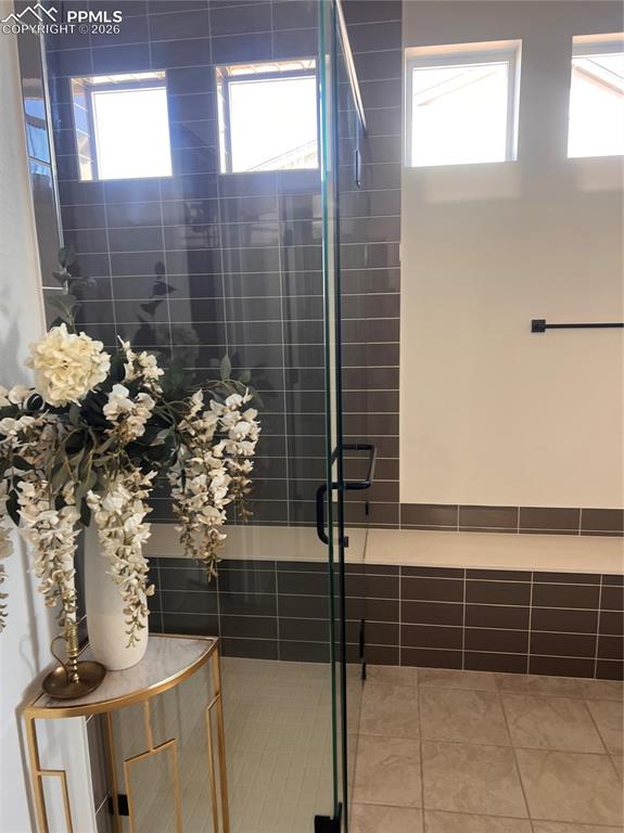 Image 11 of 17: Bathroom