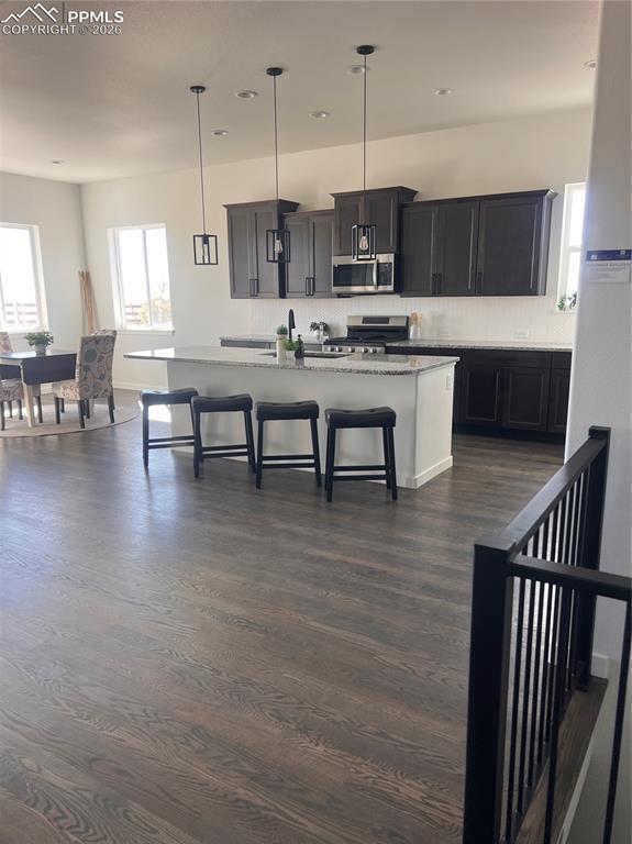 Image 5 of 17: Kitchen