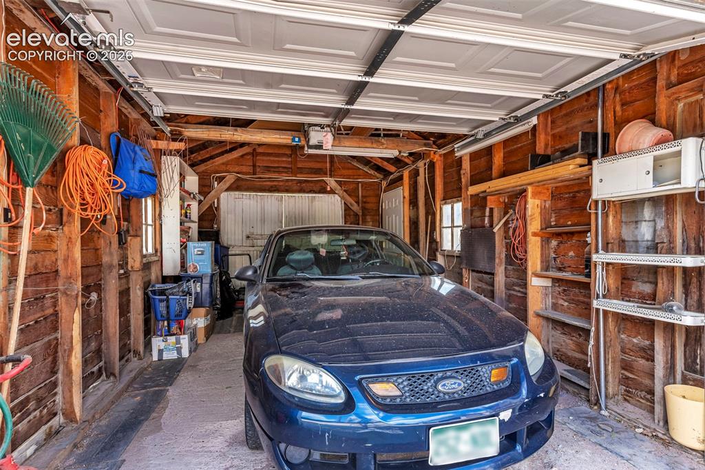 Image 33 of 37: Garage