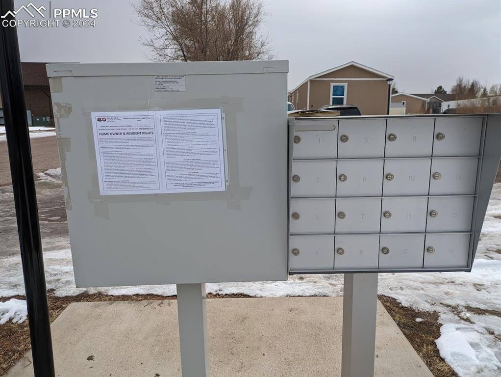 Image 24 of 29: Mailboxes