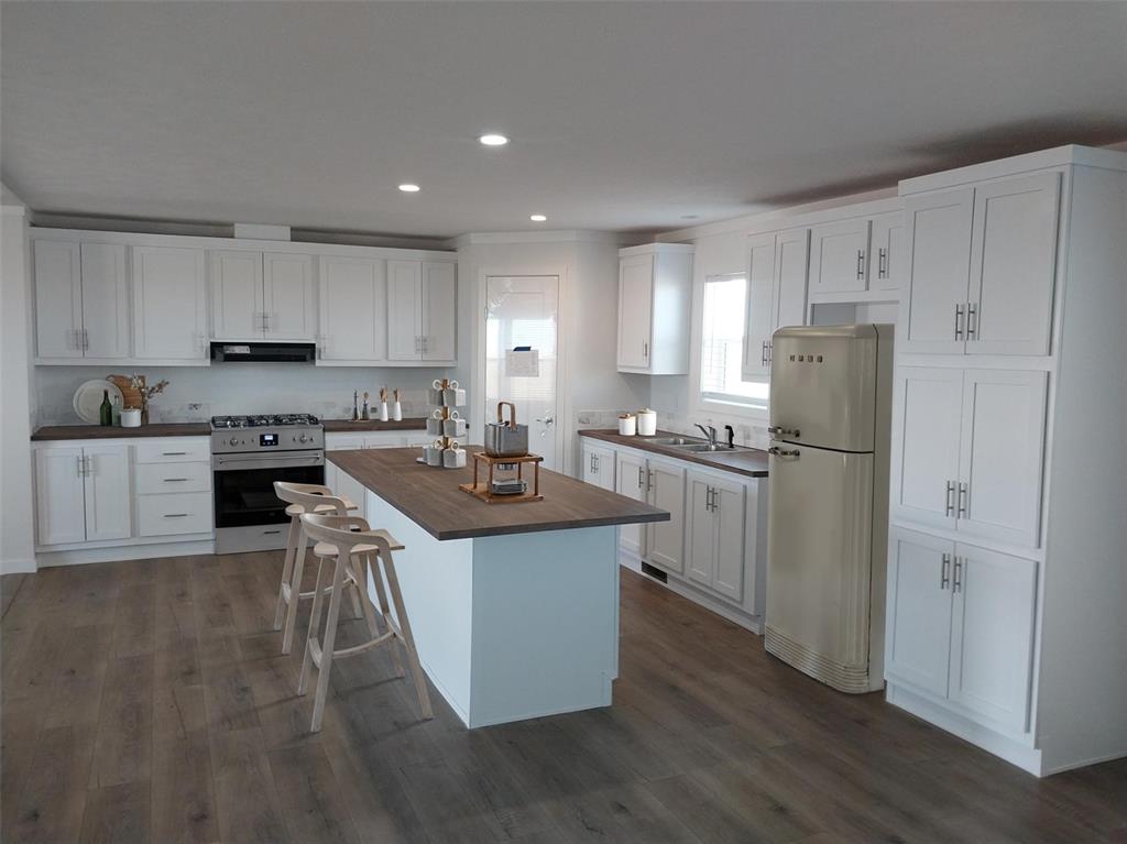 Image 5 of 28: virtually staged