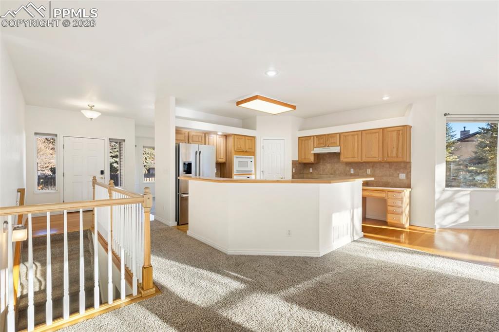 Image 11 of 39: Kitchen