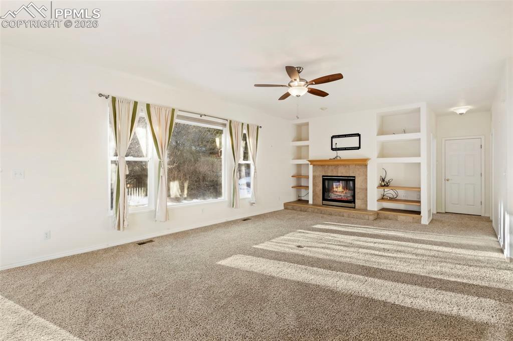 Image 15 of 42: Living Room