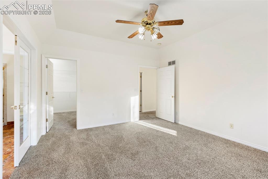 Image 18 of 39: Bedroom