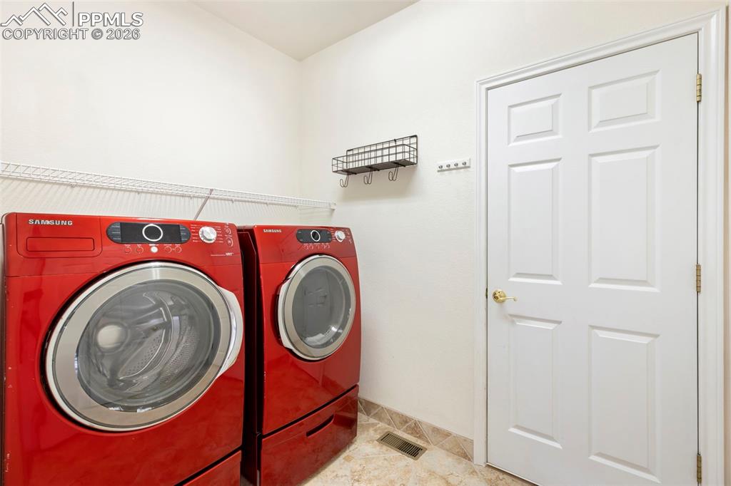 Image 20 of 39: Laundry