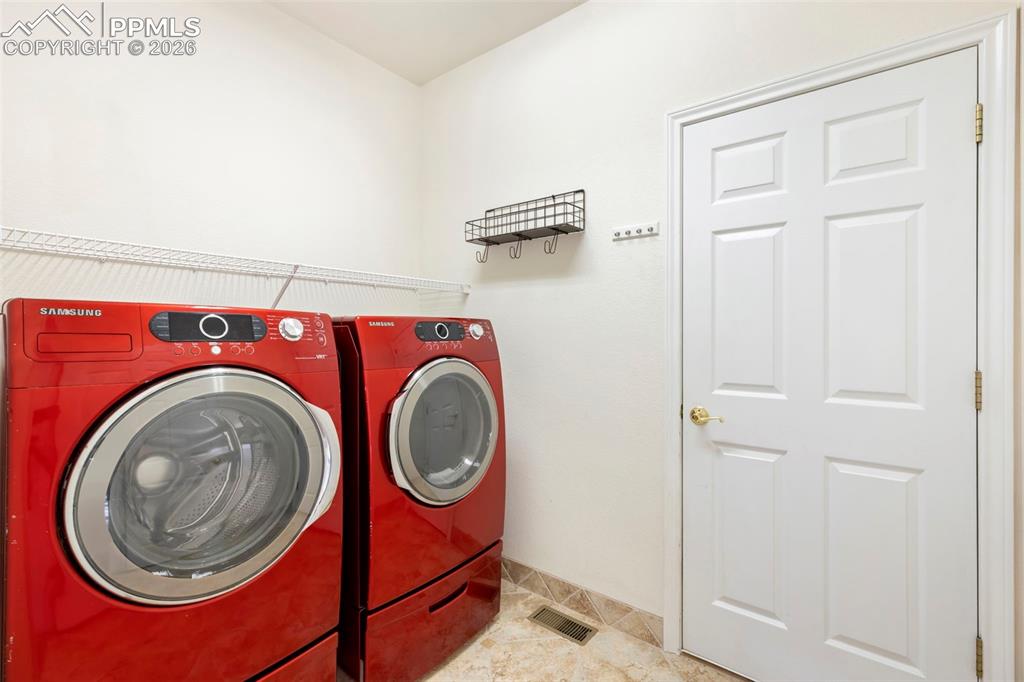 Image 20 of 42: Laundry