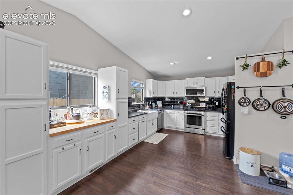 Image 10 of 38: Kitchen