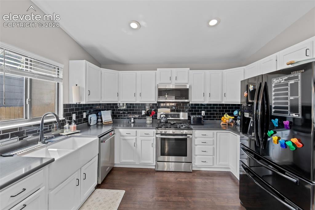 Image 12 of 38: Kitchen