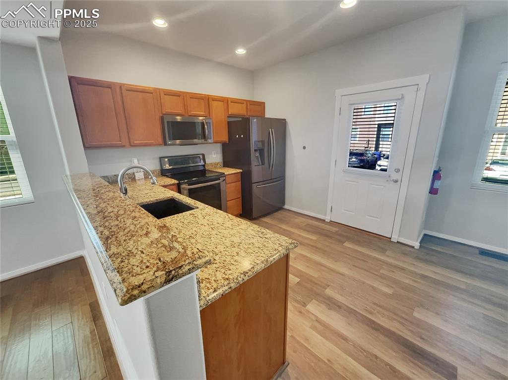 Image 6 of 17: Kitchen