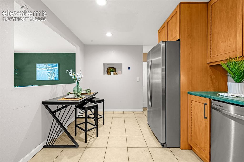 Image 10 of 39: Kitchen
