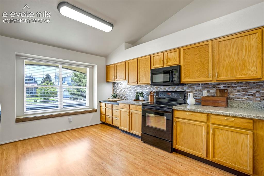 Image 4 of 41: Spacious kitchen with lots of cabinet and counter space