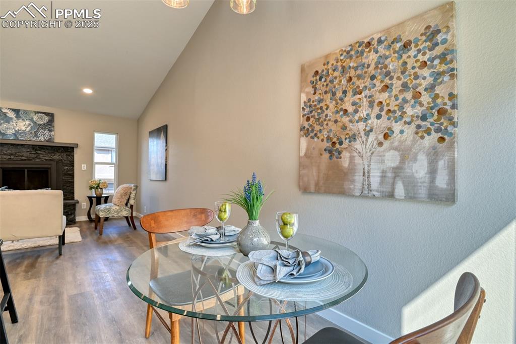 Image 14 of 30: Dining Area