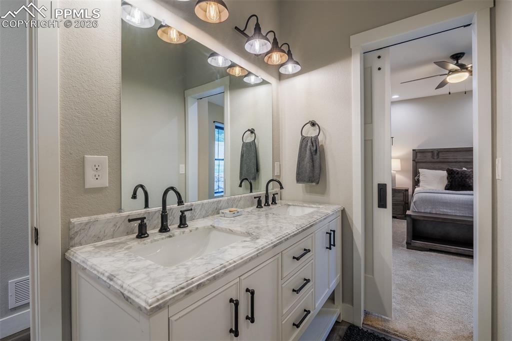 Image 27 of 38: Jack n Jill bathroom 