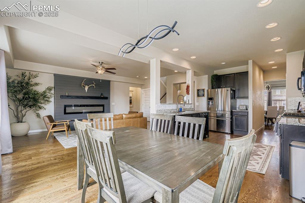 Image 13 of 29: Dining Area