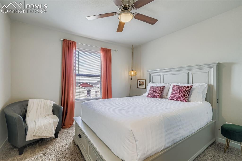 Image 20 of 29: Bedroom