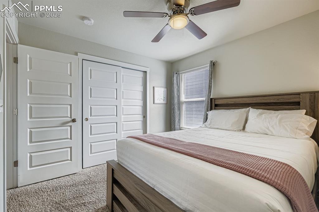 Image 22 of 29: Bedroom