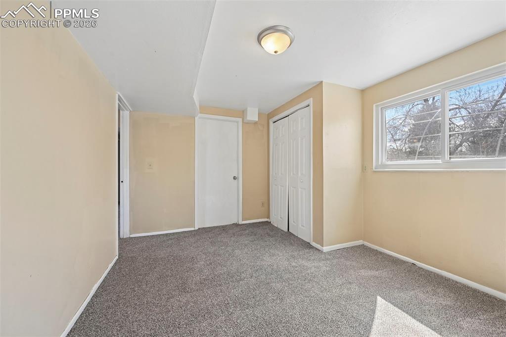 Image 40 of 47: Bedroom