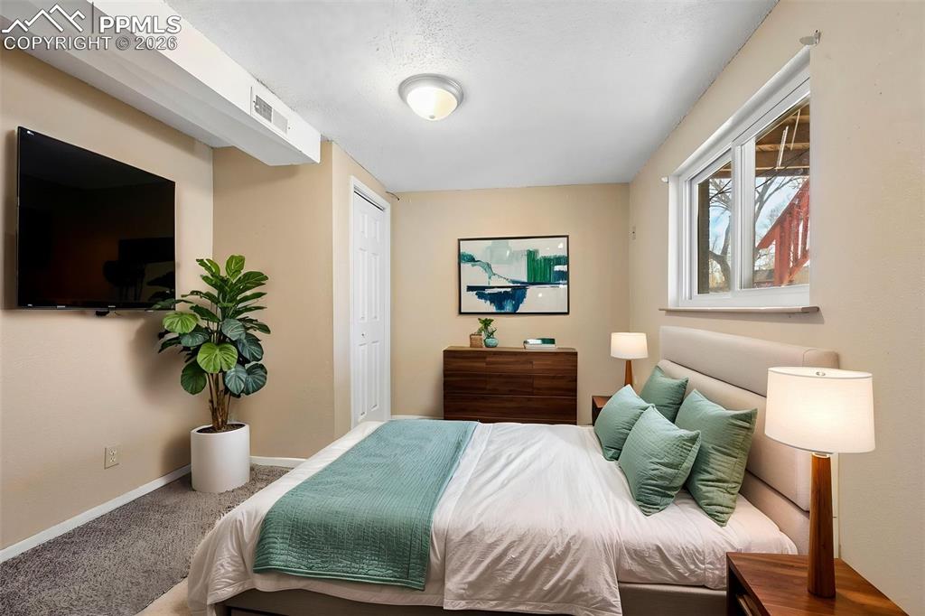 Image 43 of 47: Bedroom