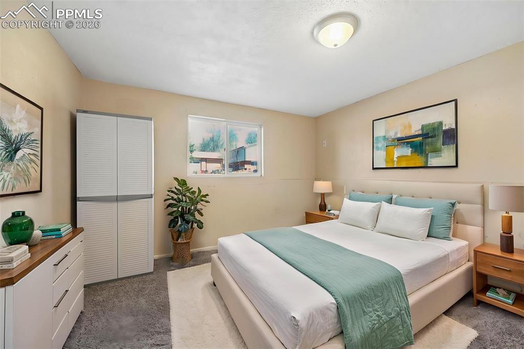 Image 46 of 47: Bedroom