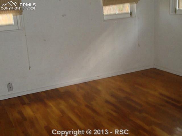 Image 5 of 7: No Description Available