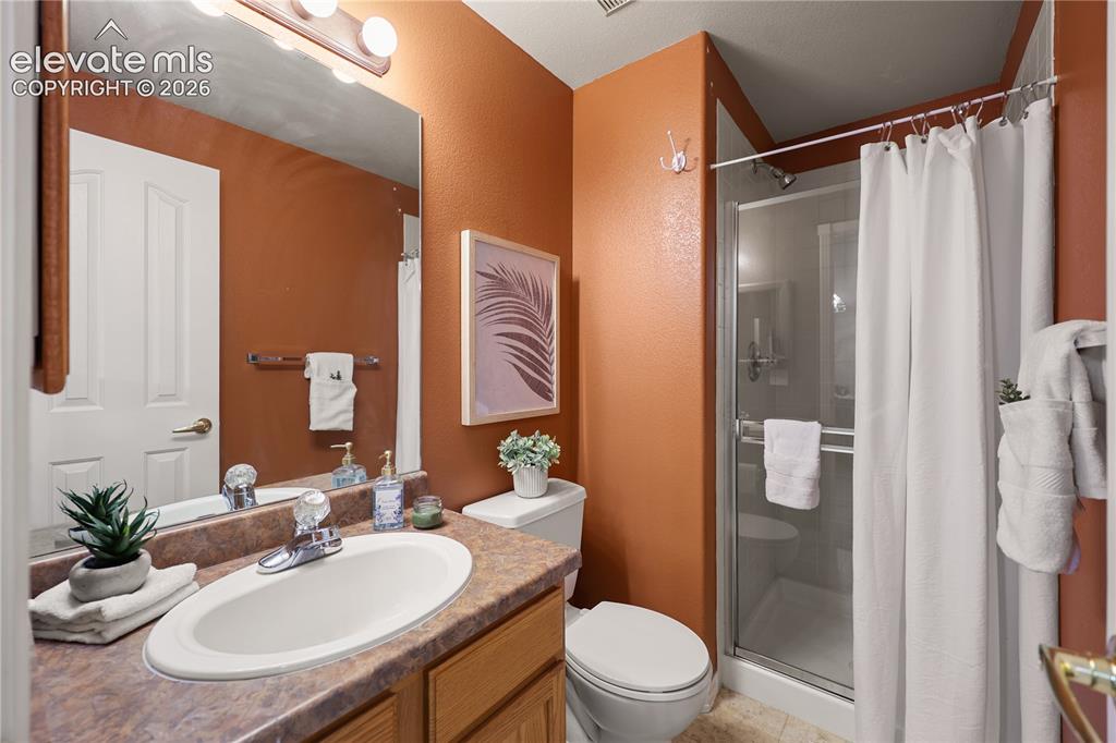 Image 10 of 22: Bathroom