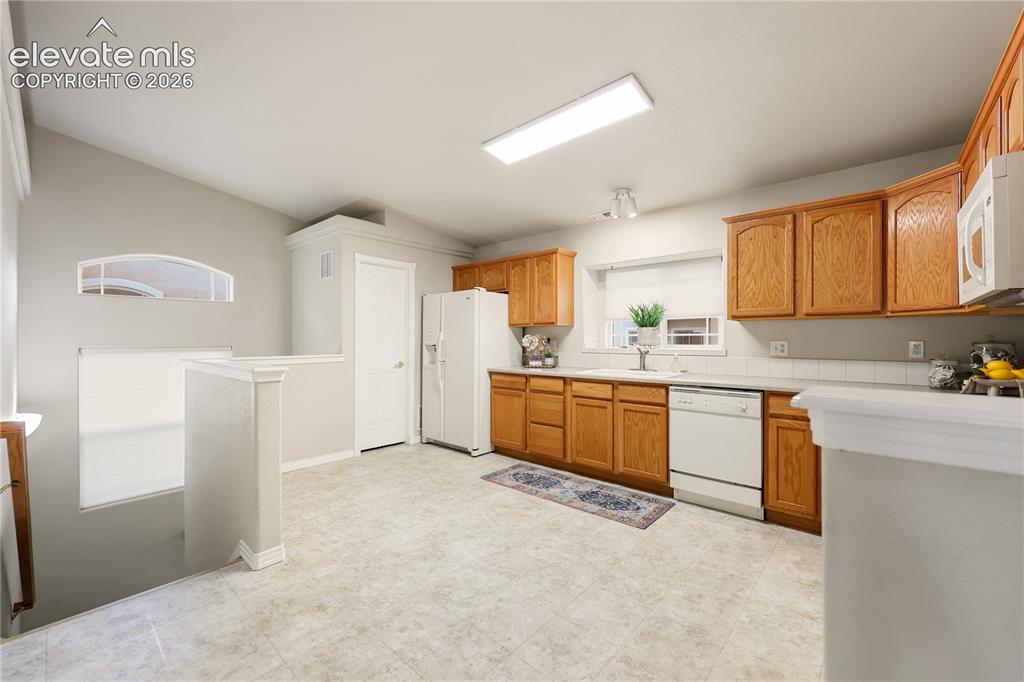 Image 3 of 22: Kitchen
