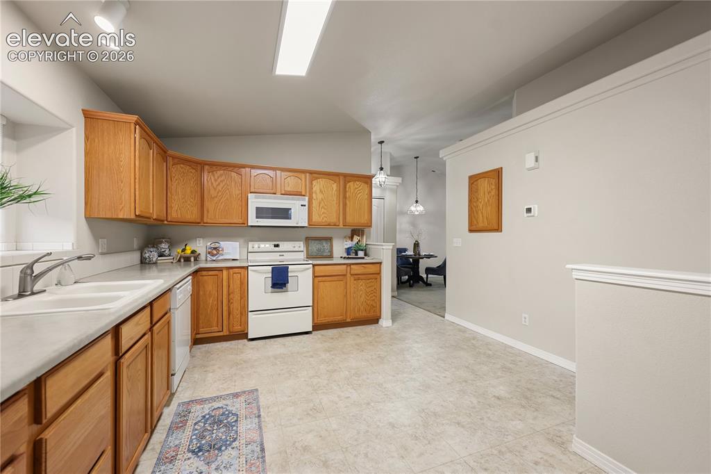 Image 5 of 22: Kitchen
