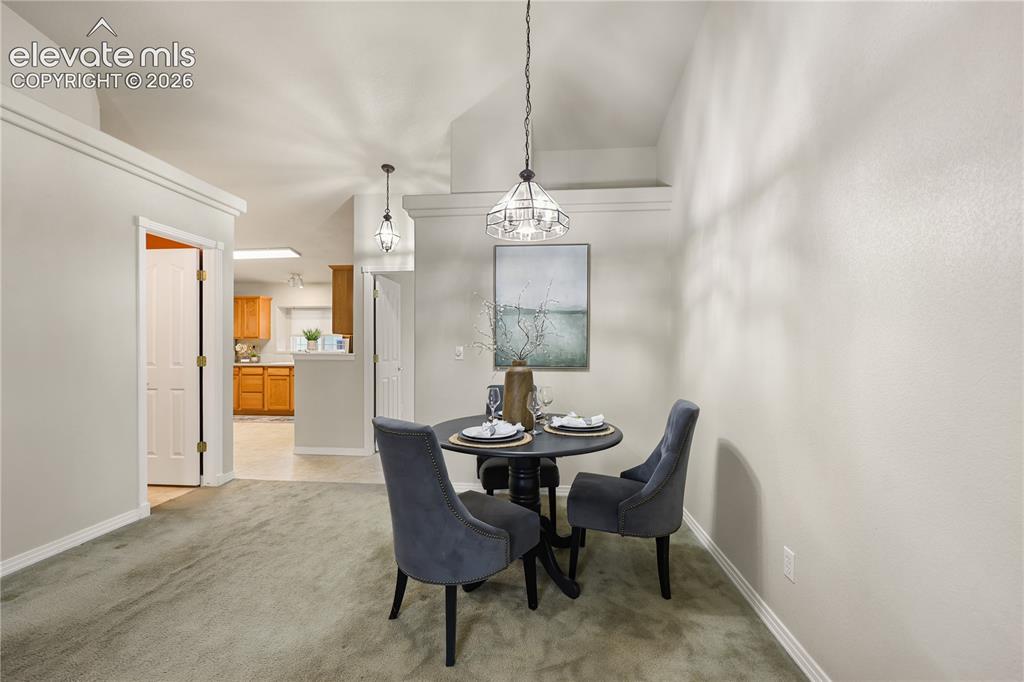 Image 6 of 22: Dining Area