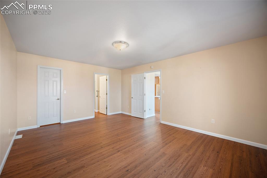 Image 16 of 37: Bedroom