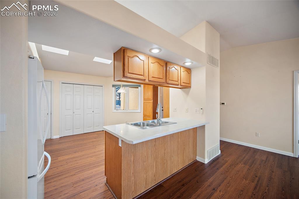 Image 9 of 37: Kitchen