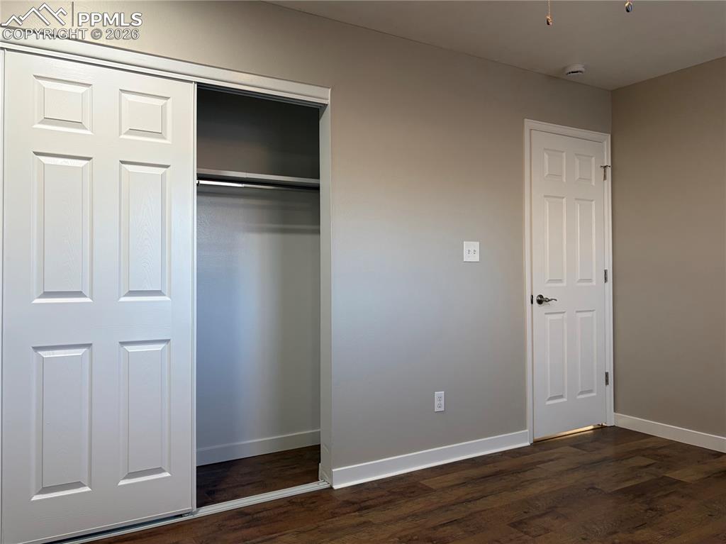 Image 15 of 18: Bedroom