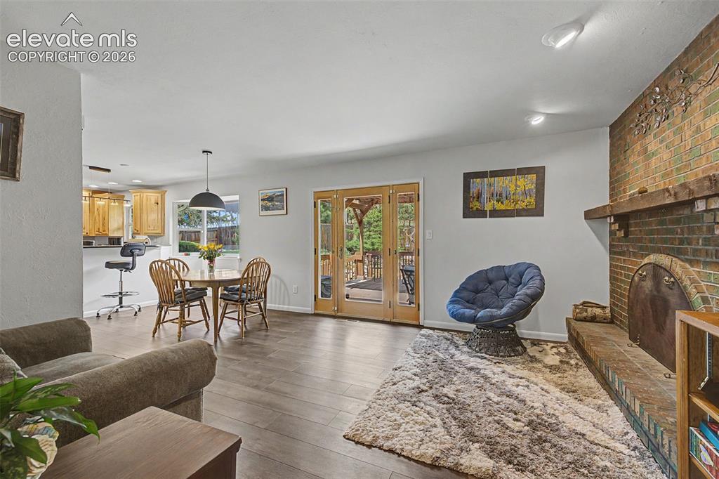 Image 11 of 43: Family Room