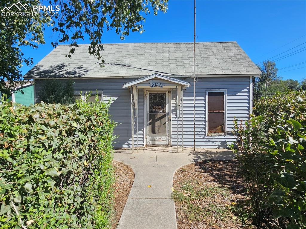 Image 2 of 8: Front of Structure