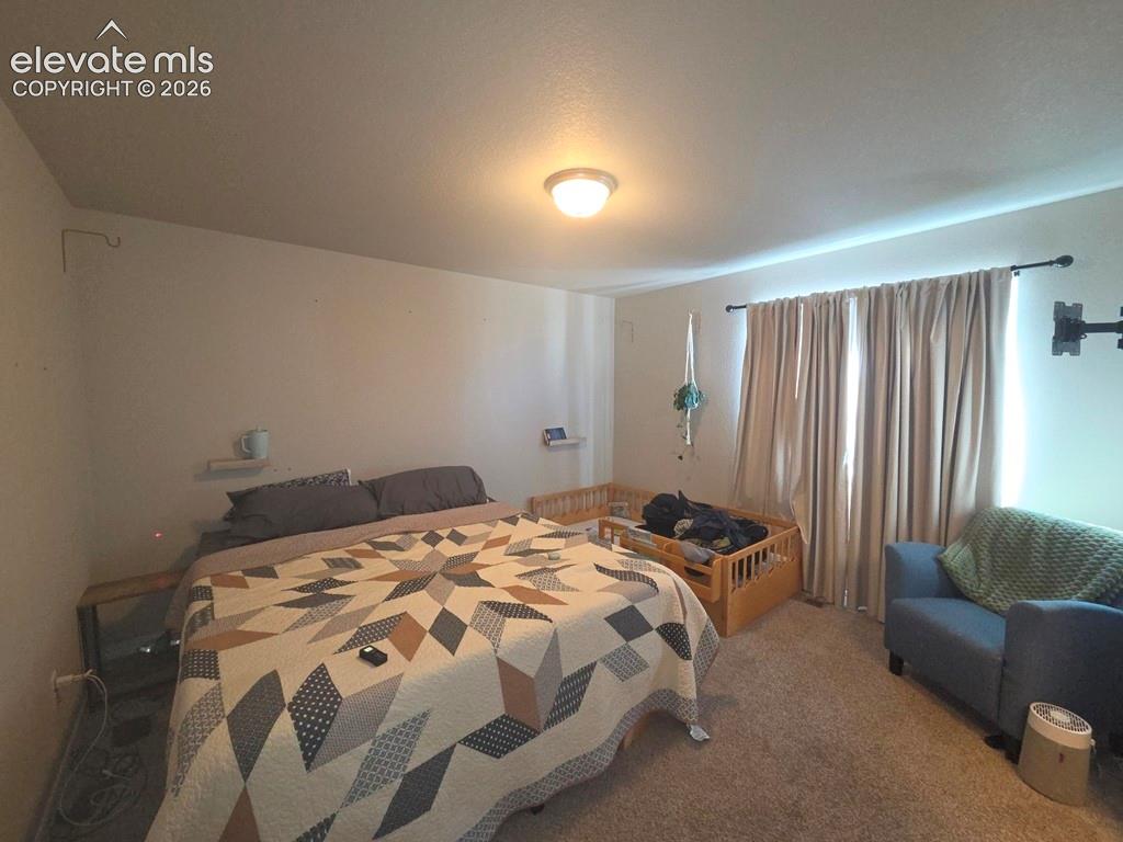 Image 7 of 19: Bedroom