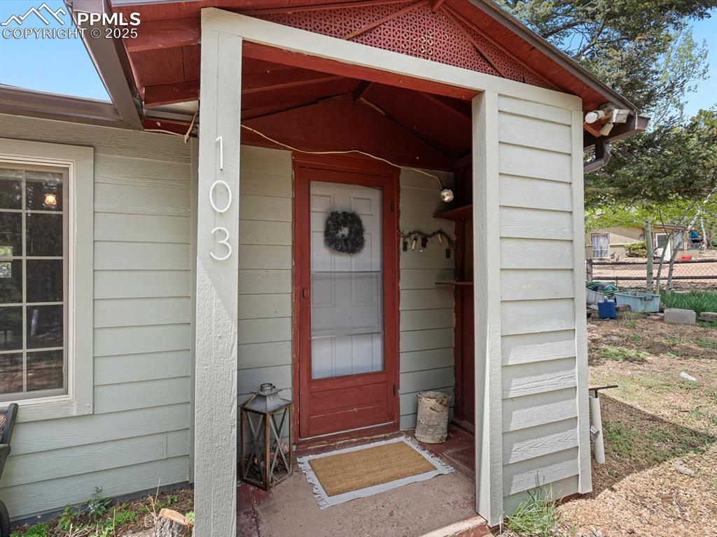 Image 19 of 47: Entry