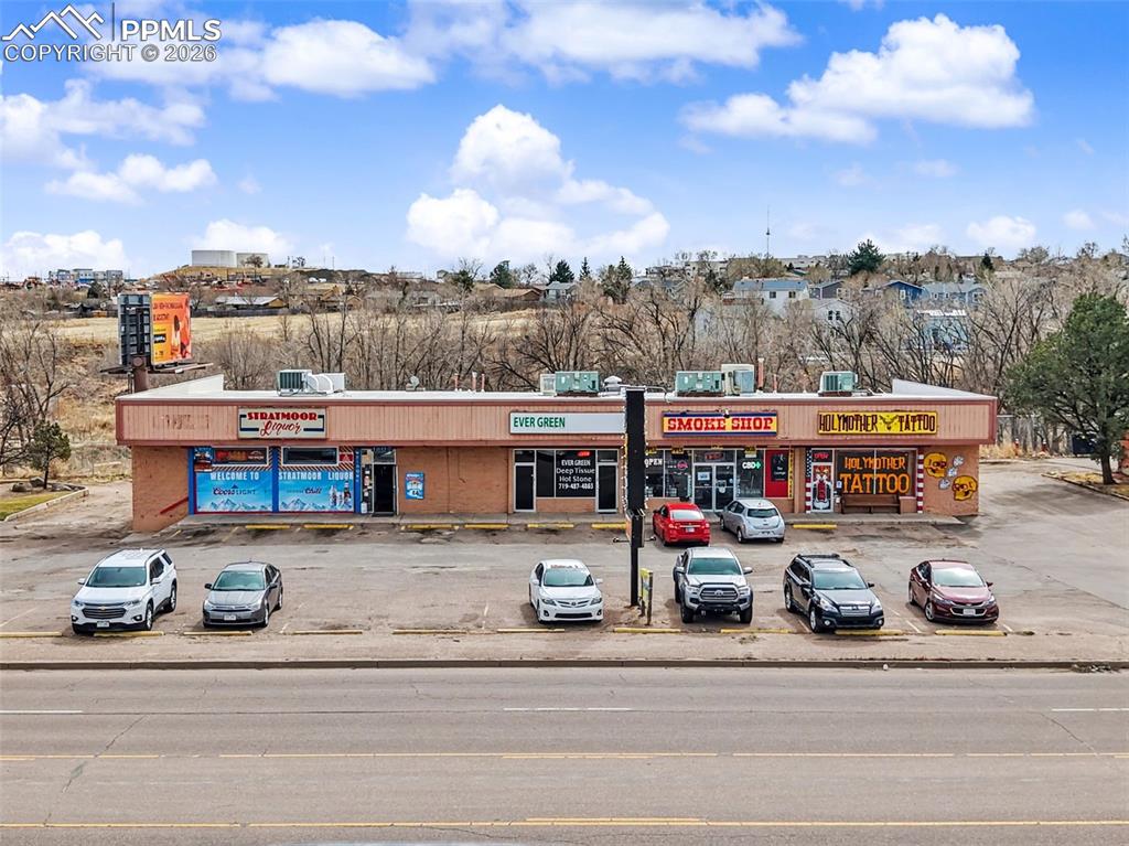 Image 7 of 13: Front of Structure