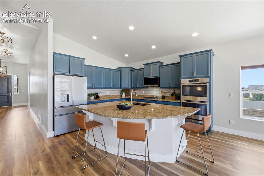 Image 10 of 46: Kitchen