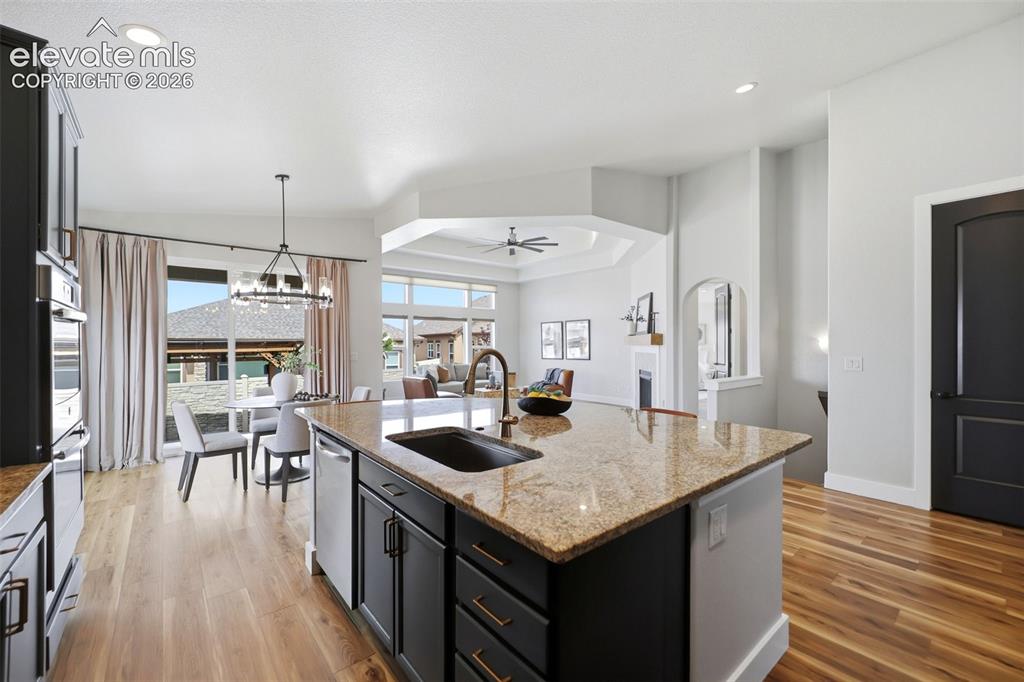 Image 11 of 46: Kitchen