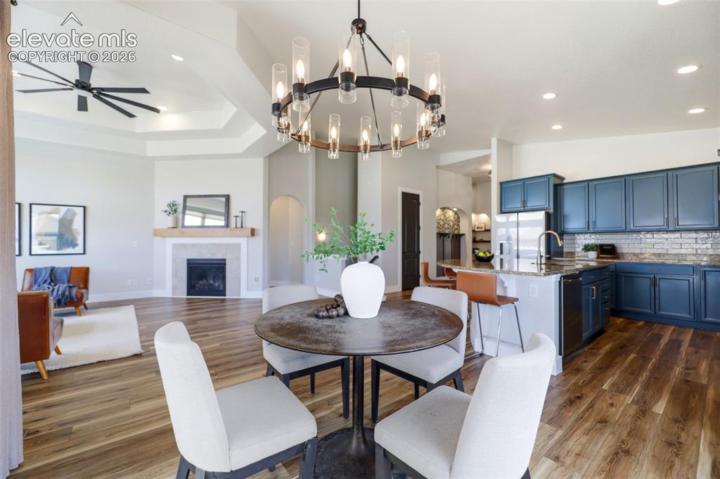 Image 14 of 46: Dining Area