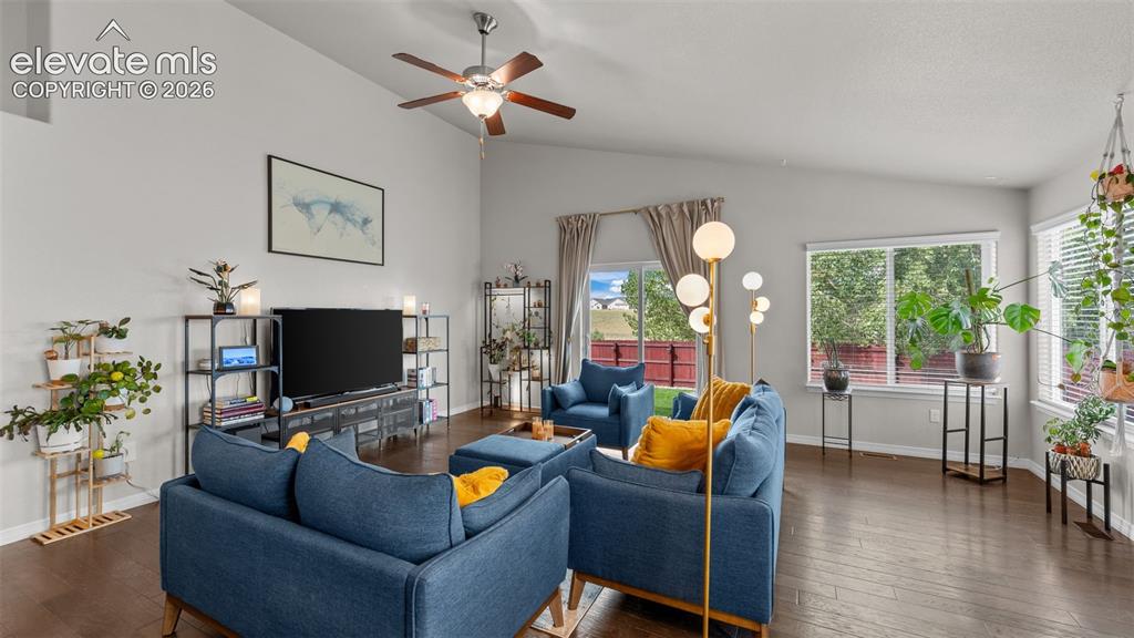 Image 14 of 45: Living Room