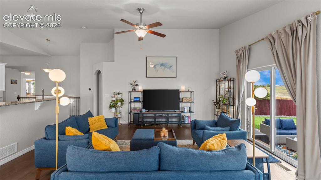 Image 18 of 45: Living Room