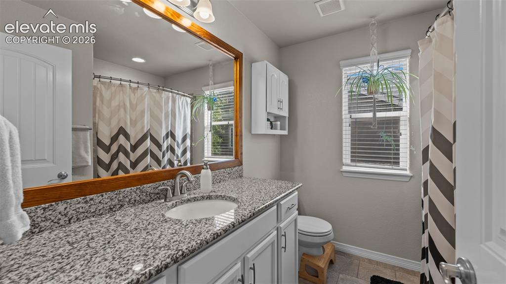 Image 6 of 45: Bathroom
